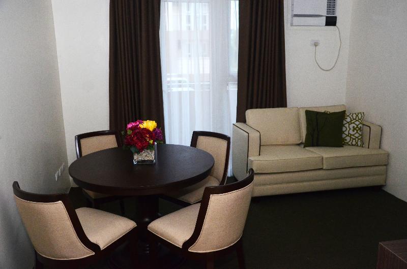 Stradella Hotel Cainta Экстерьер фото
